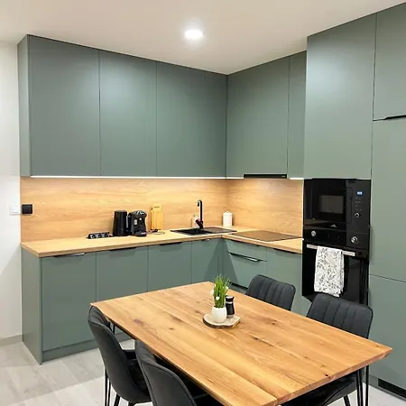 Premium In The Center Of Appartamento Košice