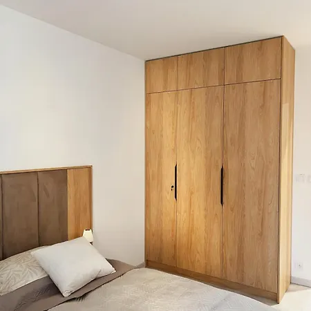 Premium In The Center Of *