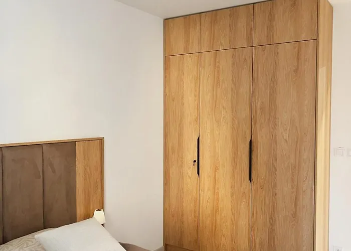 Premium In The Center Of *